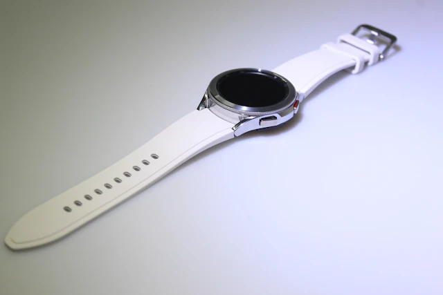 Samsung Galaxy Watch4 Classic LTE — photo 3
