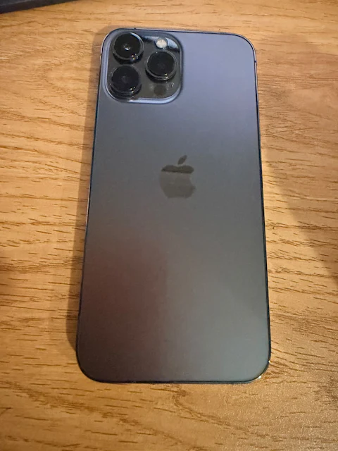 iPhone 13 Pro Max 256GB Graphite - Like New Condition