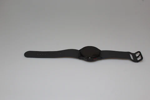 Samsung Watch5 16GB Graphite - Excellent Condition