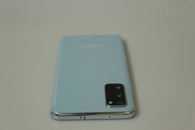 Samsung Galaxy S20 — photo 5