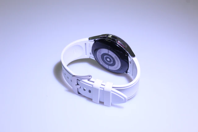 Samsung Galaxy Watch4 Classic LTE — photo 2