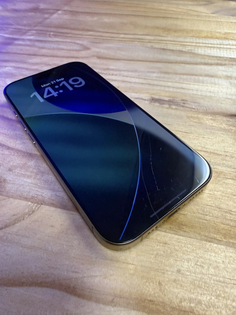 Apple iPhone 16 Pro
