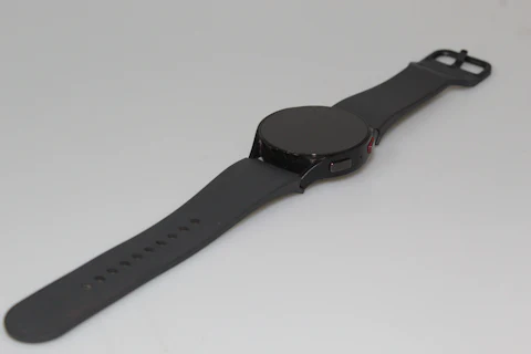 Samsung Watch5 16GB Graphite - Like New Condition