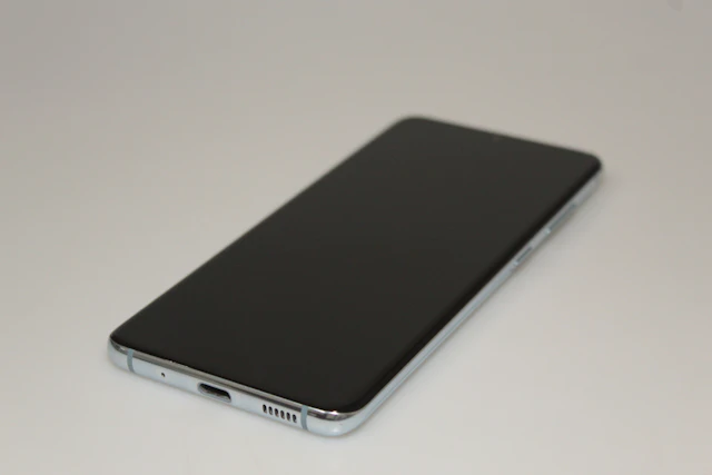 Samsung Galaxy S20 — photo 4