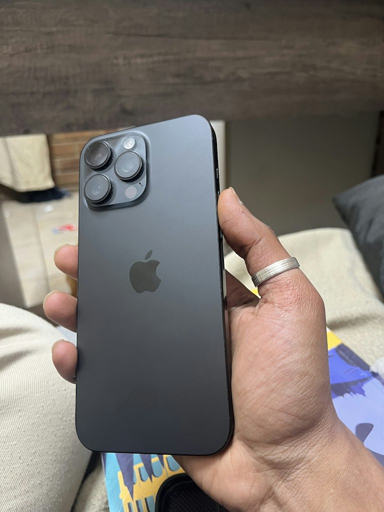 Apple iPhone 16 Pro Max