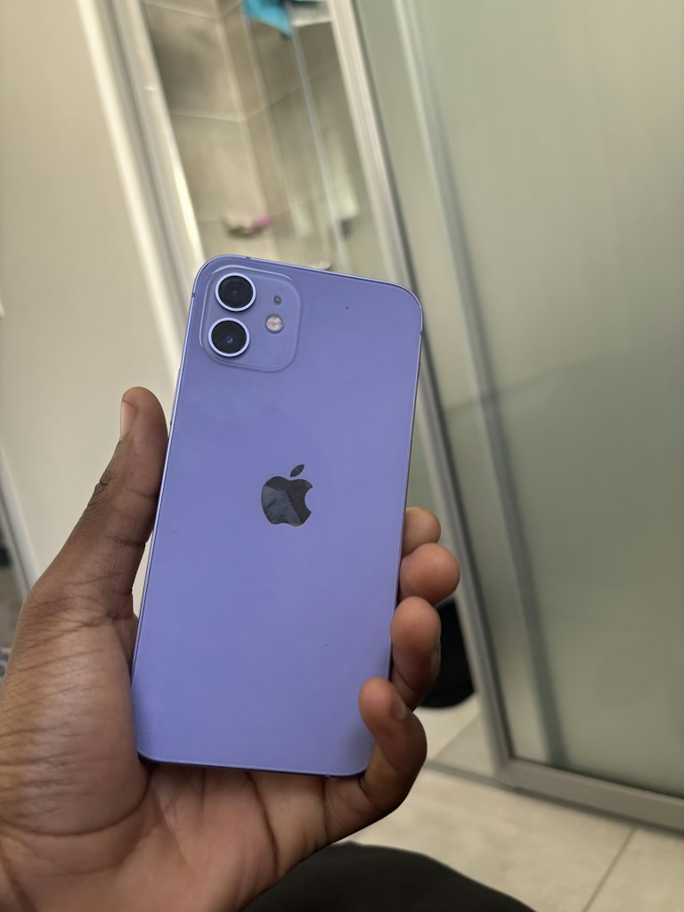 Apple iPhone 12