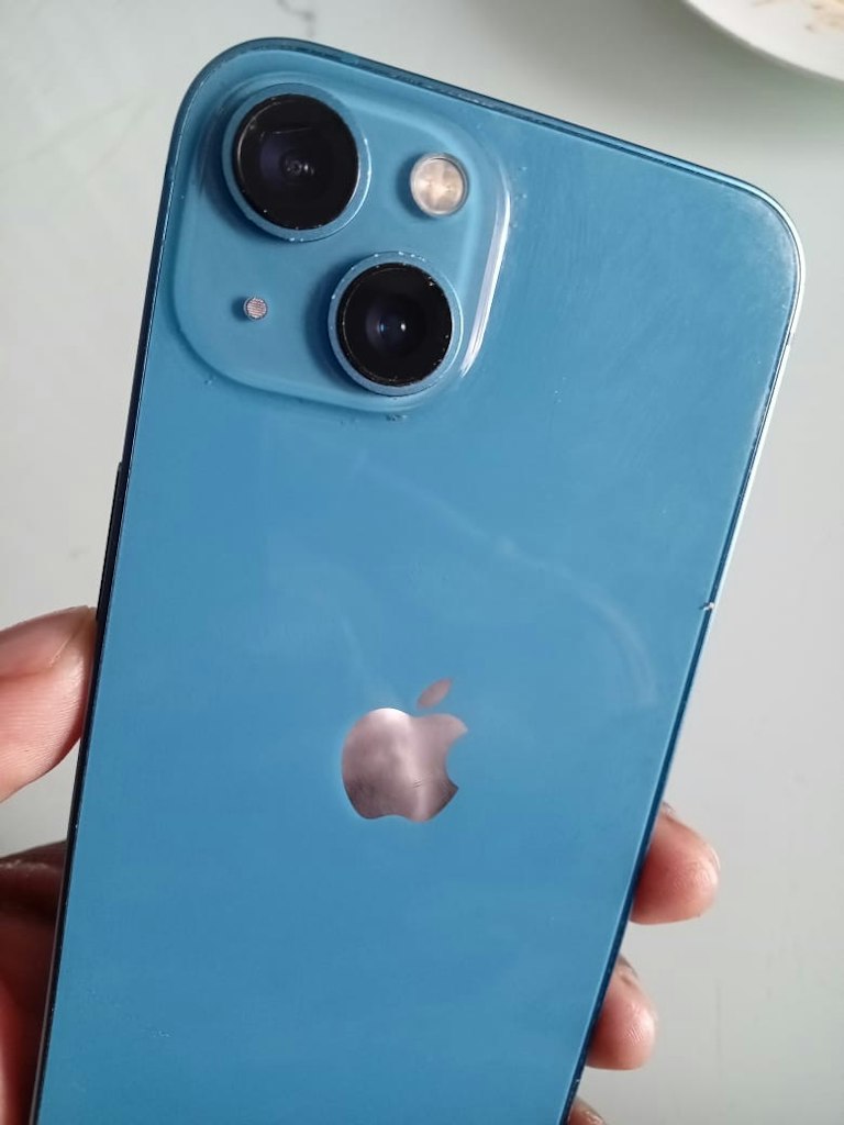 Apple iPhone 13