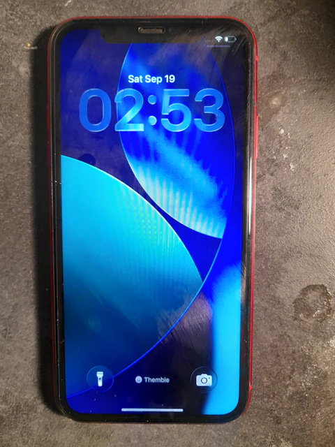 iPhone 11 128GB Red - Good Condition