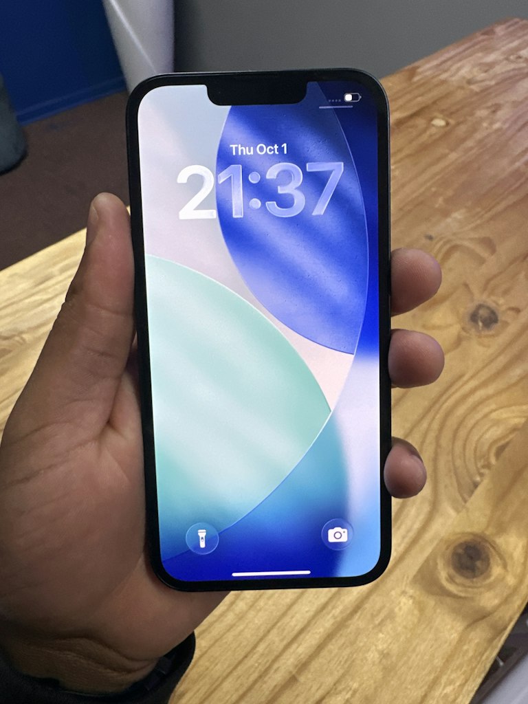 Apple iPhone 13