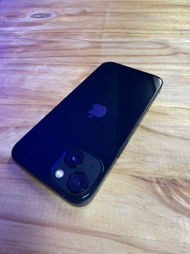 Apple iPhone 13