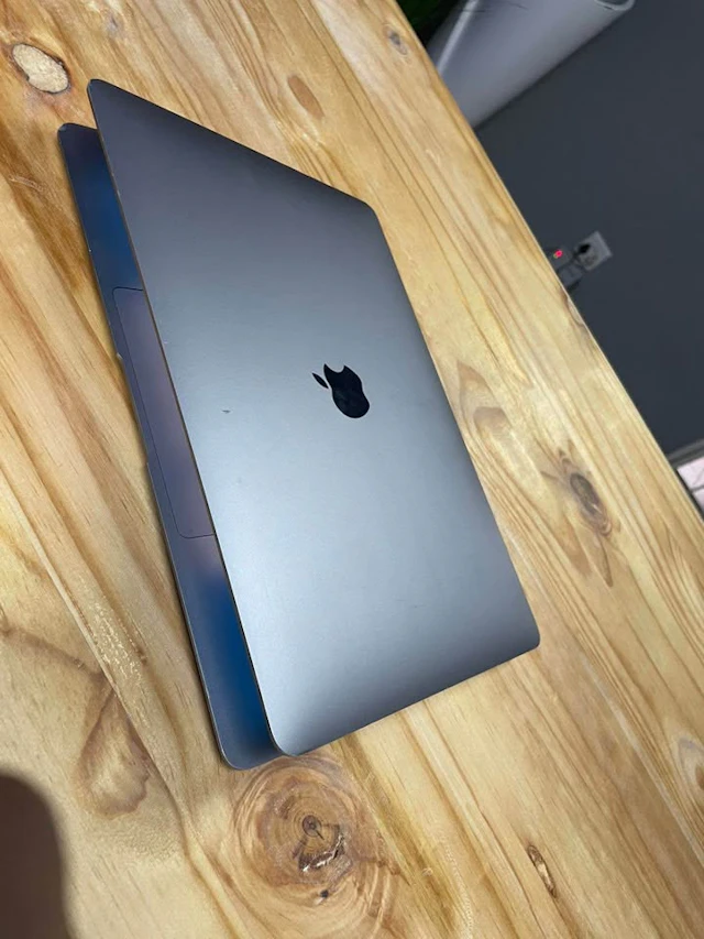 Apple MacBook Air 13" M1