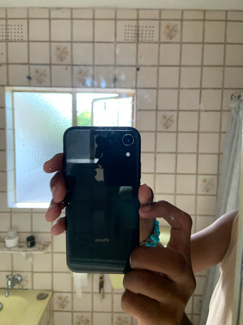 iPhone XR 64GB Black - Excellent Condition