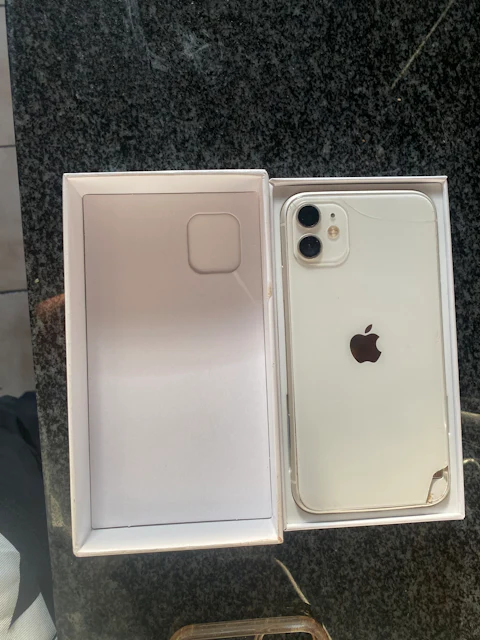 iPhone 11 64GB White - Slightly Damaged Condition