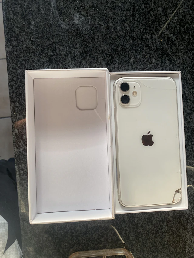 Apple iPhone 11